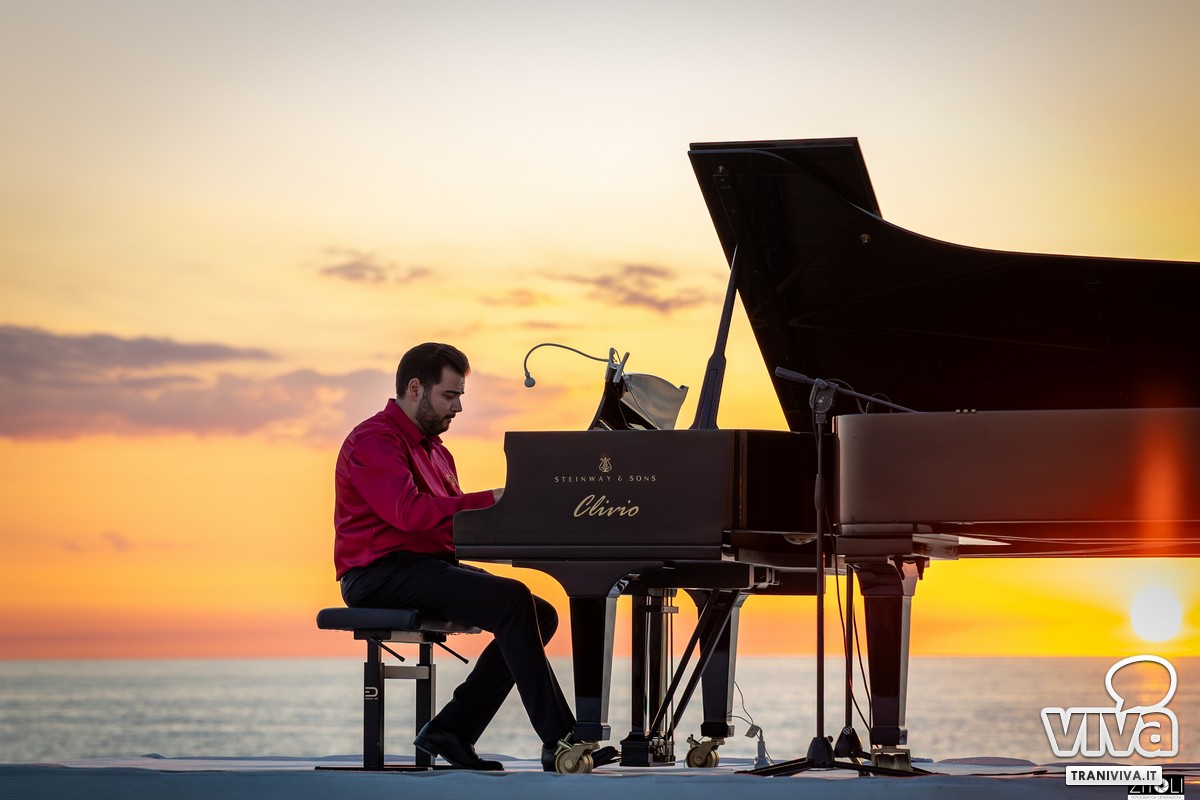Nessun Dorma 2026 a Trani al Molo San Nicola - Faro Verde