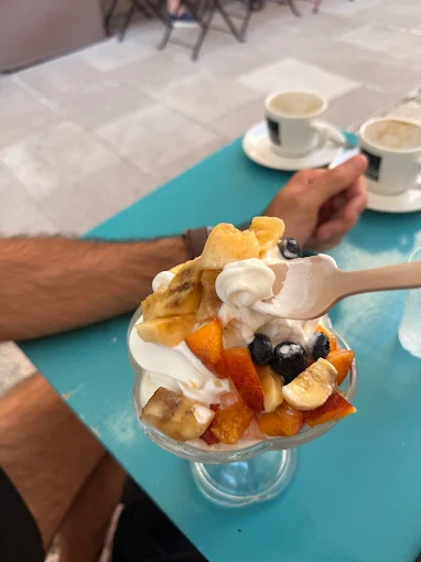 Bianco Yogurt Cafè e aperitivi